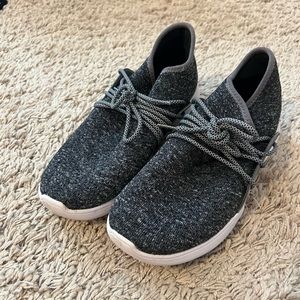 Vessi Waterproof Sneakers Size M7 and Women’s 8-8.5